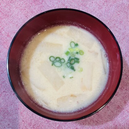 ファントムオペラさん☆豆乳のスープが好きでよく作るのですがうちとは違う味付けが新鮮でした♪豆乳薄めで味噌の風味が生かされたお味♡バランス良くて好きです♡